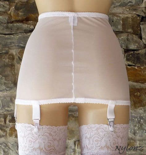 Powermesh Girdle White 6 Suspenders