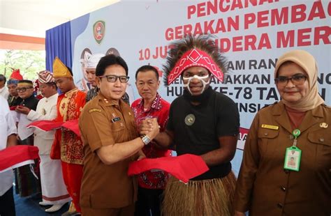 SEMARAKKAN HUT RI KE 78 PEMPROV MALUKU BAGIKAN 5 275 BENDERA MERAH