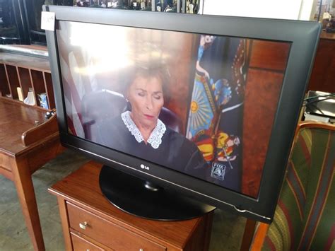 40 Inch Lg Flat Screen Tv With Remote