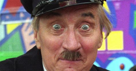 On The Buses actor Stephen Lewis dies aged 88