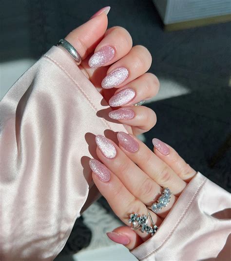 30 Cat Eye Nails That Will Elevate Your Manicure Game Hairstylery