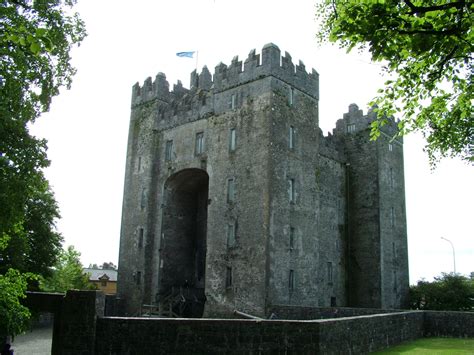 Entrance To Bunratty Castle Castle Gallery Castles Uncovered