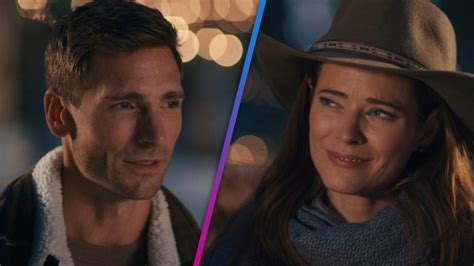 Hallmark S A Maple Valley Christmas Peyton List And Andrew Walker