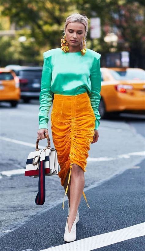 Beautiful Colorful Outfit Ideas To Express Yourself To Look