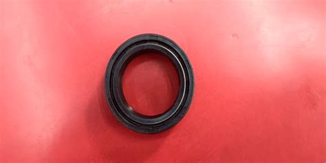 Black Bike Shocker Oil Seal Packaging Type Packet Inner Diameter