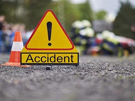 Five Killed In Bus Truck Collision On Yamuna Expressway In Aligarh