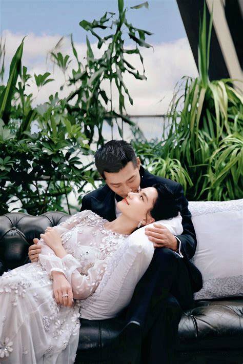 何超蓮結婚｜與竇驍舉行世紀夢幻婚禮花費逾5千萬港元！單身派對照＋絕美婚紗＋場地佈置曝光