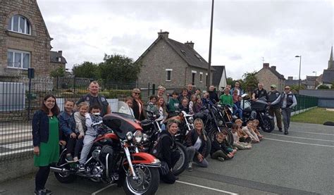 À lécole ces bikers des Côtes dArmor viennent discuter du