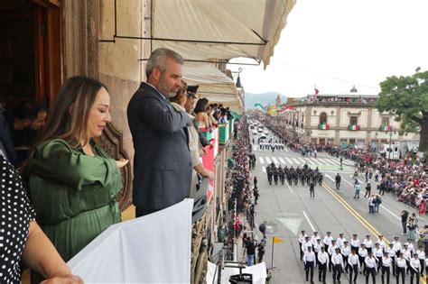 Gem Celebran Bedolla Y Michoacanos Desfile Cívico Militar