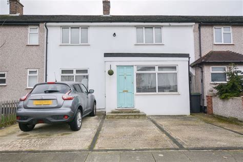 2 Bed Terraced House For Sale In Tennyson Avenue Southend On Sea Ss2