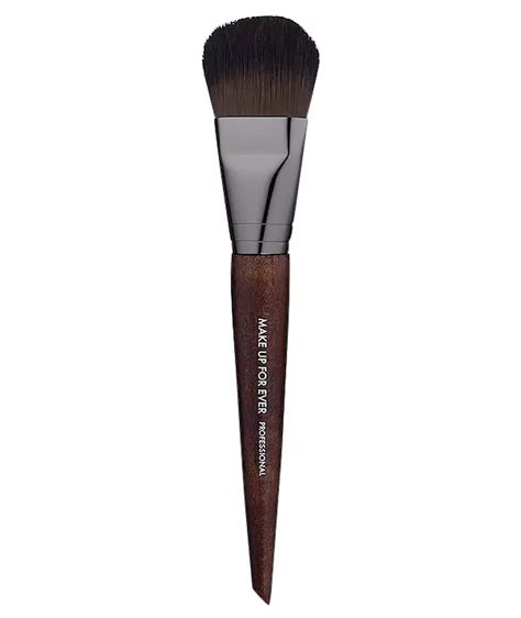 15 Best Foundation Brushes For Every Type Of Coverage