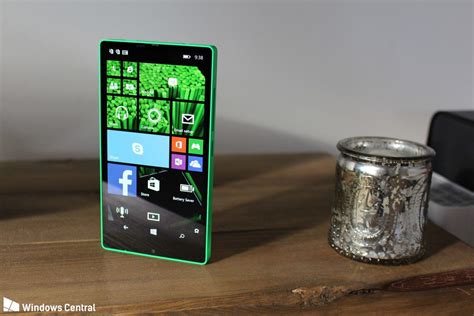 Microsoft Almost Made A Bezel Less Windows Phone In 2014 And It Looked