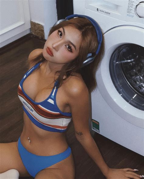 ảnh hot tiktoker Ngô Ngọc Hòa mặc bikini khoe body nóng bỏng mắt