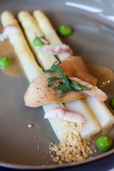 Asperges Gerookte Paling Gerookte Ganzenlever Erwtenzalfje Hap En Tap