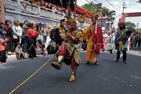 Kirab Cap Go Meh Di Magelang Antara Foto