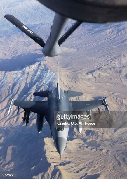 289 Usaf F16 Fighting Falcon Stock Photos, High-Res Pictures, and ...