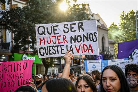 Día de la Mujer masiva marcha por el 8M en Mar del Plata Noticias de