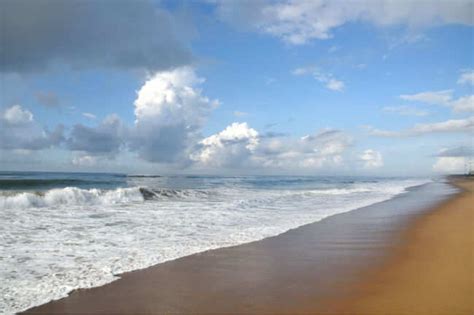 Puri Beach In Orissa Times Of India Travel