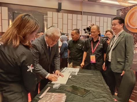 Sarawak Rekod Jumlah Dagangan RM193 4 Bilion Pada 2023 Awang Tengah