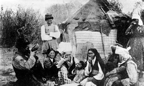 Archival photo: Kyrgyz people during lunch 113 years ago - AKIpress News Agency