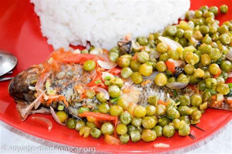 Poissons La Malgache Avec Du Cresson Ou Petits Pois