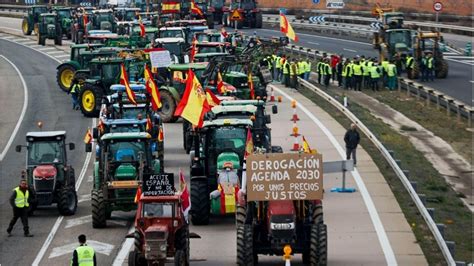 Miles de bloqueos de agricultores en España y otros puntos de Europa