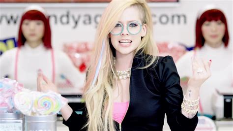 Hello Kitty {Music Video} - Avril Lavigne Photo (38714672) - Fanpop