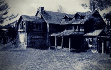 Summerwind Mansion, West Bay Lake, WI | Haunted Rooms America