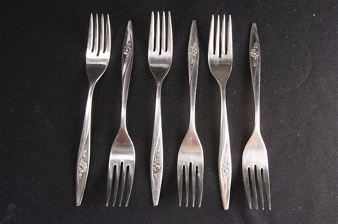 Lasting Rose Pattern Flatware Oneidacraft Deluxe Stainless Piece