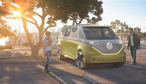 Volkswagen resurrects the Kombi as an AWD, autonomous electric minibus ...