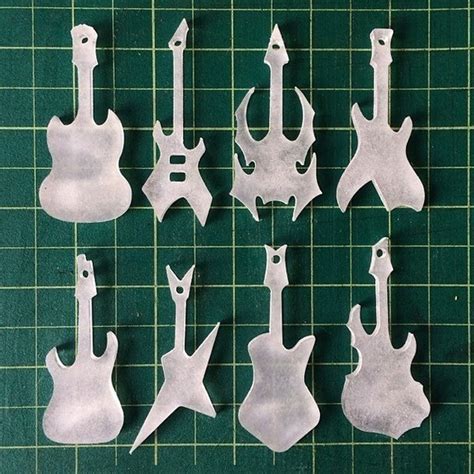 Free Stl File Guitar Keychains 🎸・3d Printable Design To Download・cults