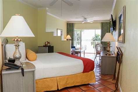 Guest Rooms - Jupiter Waterfront Inn