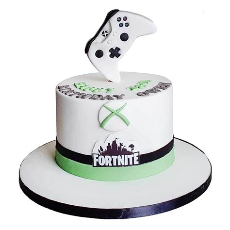 Qual O Melhor Ácido Fólico Para Tentantes - Round cake covered in white sugar paste , topped with handmade model of ...