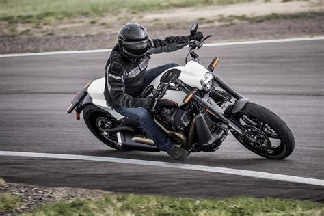 Harley S Tough 2019 Fxdr 114 Prepares To Hit The  Racetrack