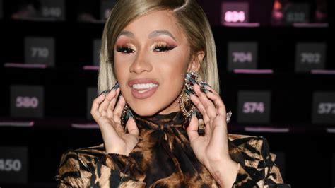 Cardi B Makes History As First Female Rapper With 3 No 1s On Billboard 100