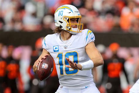 Exploiting Default Fantasy Football Rankings, 2023