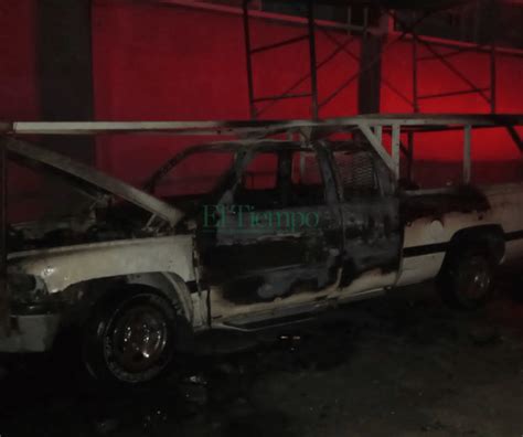 Camioneta Se Incendia En La Colonia An Huac De Monclova