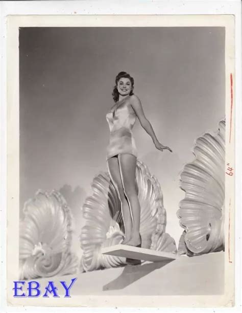 Sexy Esther Williams Swimsuit Babe Rare Candid Photo Hot Wet Body Busty