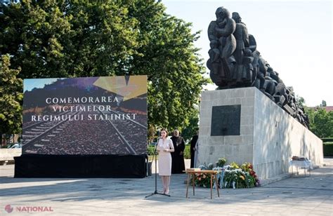 Video Flori Lum N Ri Clopote I Discursuri N Memoria Victimelor