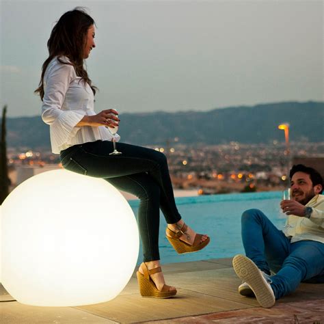 Buly Esfera Iluminada Flotante Con Carga Solar Y Cable Para Exterior