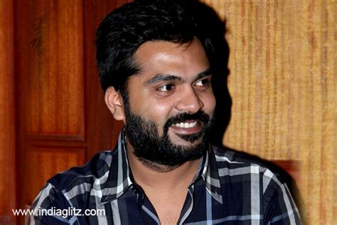 Simbu helping stuntmen behind the scenes: - Tamil News - IndiaGlitz.com