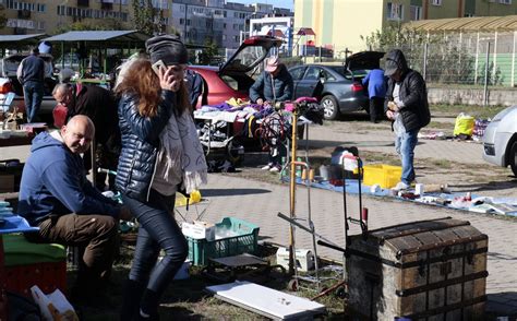 S Onecznie Ale Wietrznie Tak By O Na Pchlim Targu W Grudzi Dzu