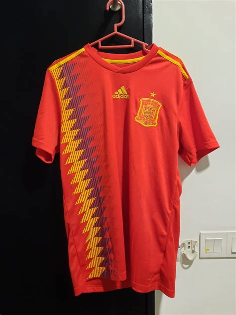 Spain football jersey, Men's Fashion, Activewear on Carousell