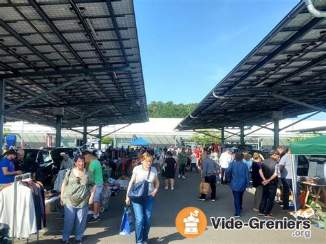 Photo de l événement Brocante vide grenier braderie parking géant