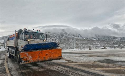 Estradas no maciço central da serra da Estrela reabertas ao trânsito