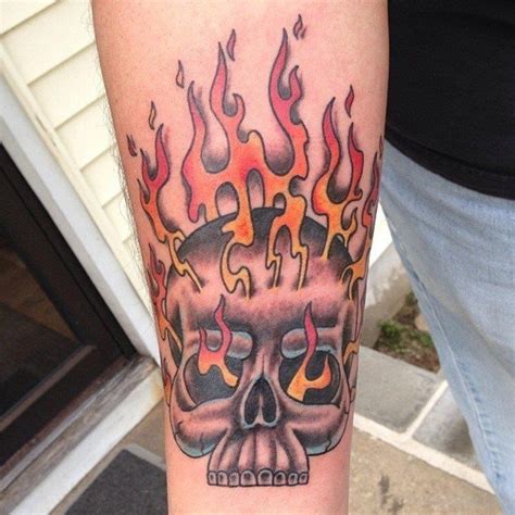 Aggregate 67 Skull And Flames Tattoo Latest In Cdgdbentre