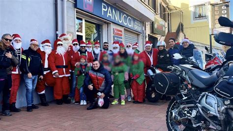 Babbo Natale In Moto I Biker Friends Crotone Portano La Magia Del