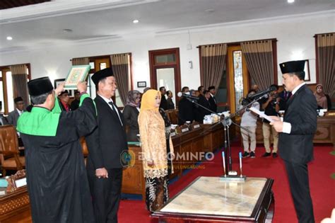 RAPAT PARIPURNA DALAM RANGKA PENGUCAPAN SUMPAH JANJI ANGGOTA DPRD PAW