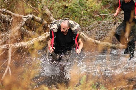 Survival Training Das Lernen Sie Beim Outdoor Berlebenstraining