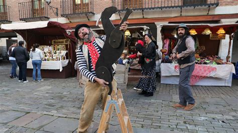 La Plaza Mayor De Palencia M S Artesana En La Fiesta De Las Candelas